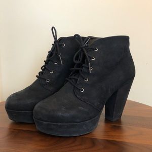 Steve Madden Y2K suede heel